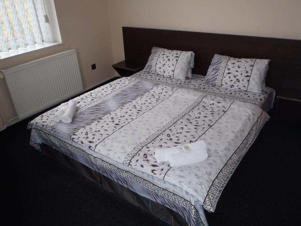 Pension A Restaurace Kulna Chomutov Room photo